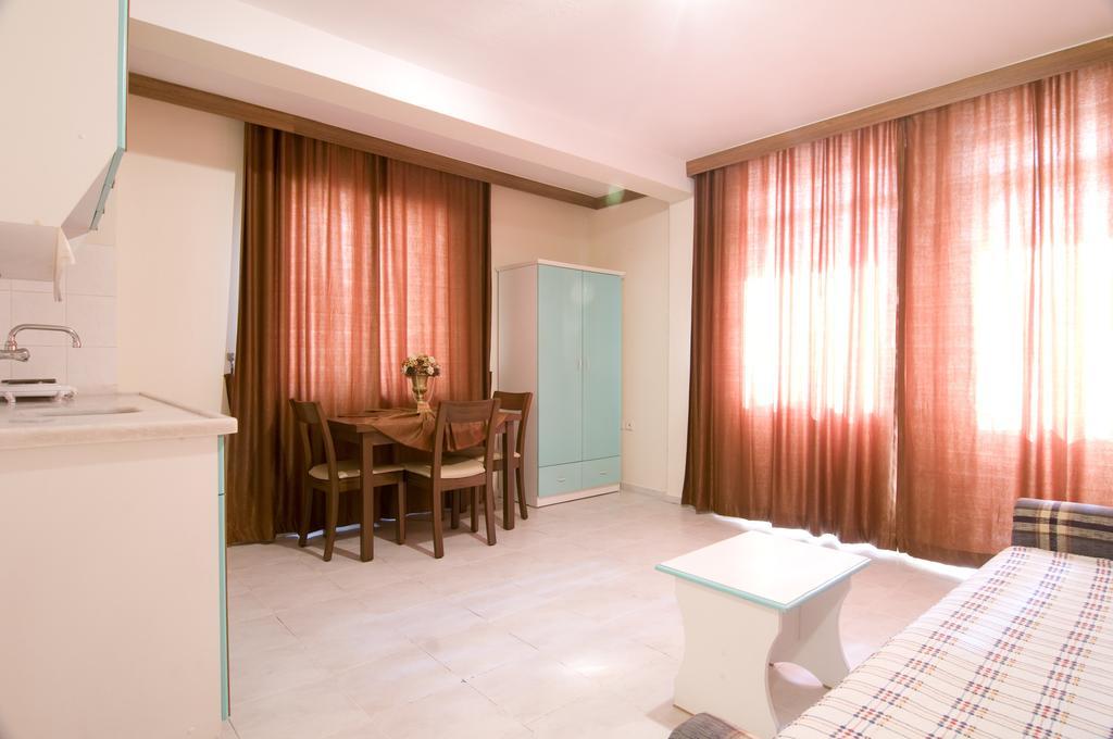 Altinbas Apart Hotel Kusadası Chambre photo