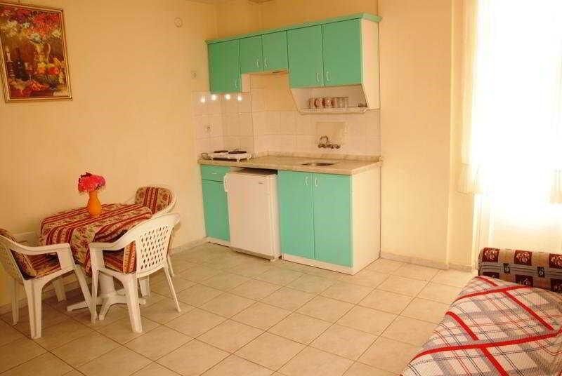 Altinbas Apart Hotel Kusadası Extérieur photo